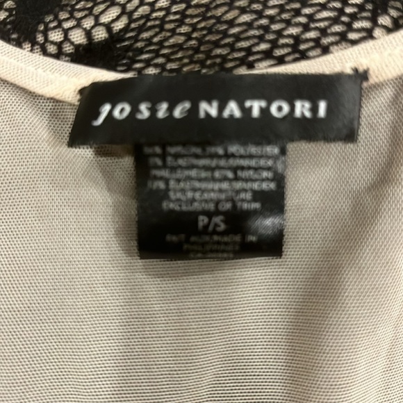 EUC Josie Natori chemise - Picture 6 of 7